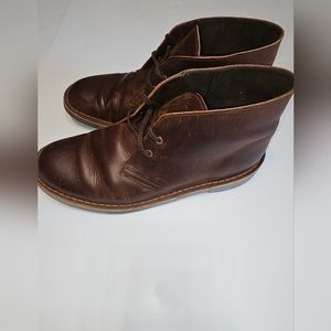 Mens Clark's Desert Chukka Boots . Size 9M. Good condition.